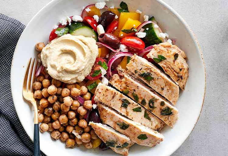 Plated Review - Chicken horiatiki with chickpeas